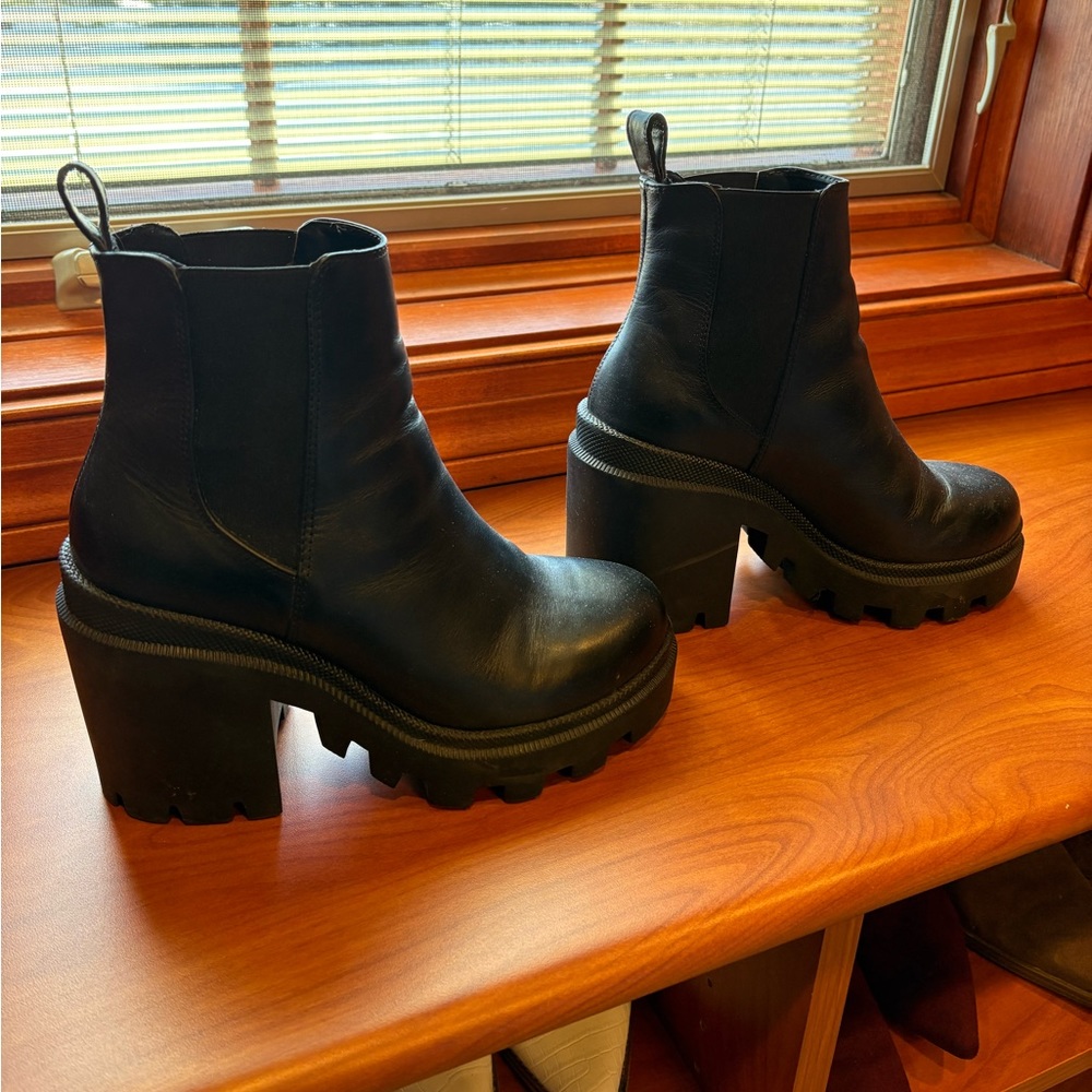 Steve Madden Women’s Roxie Fashion Boot